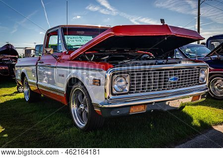 Daytona Beach, Fl - November 28, 2020: Low Perspective Front Corner View Of A 1971 Chevrolet Cheyenn