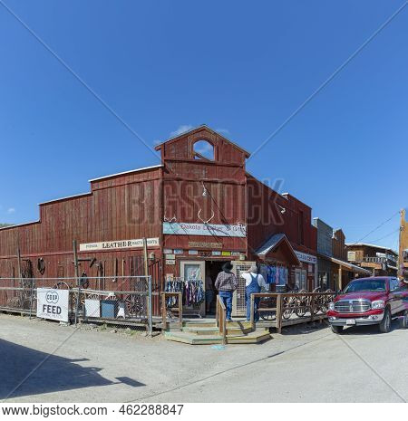 Oatman Ghost Town,   Usa - March 3 , 2019: Panoramic View Of The The Famous Living Ghost Town Along 