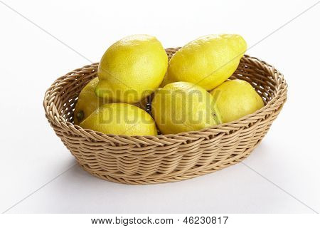 Korg med citroner