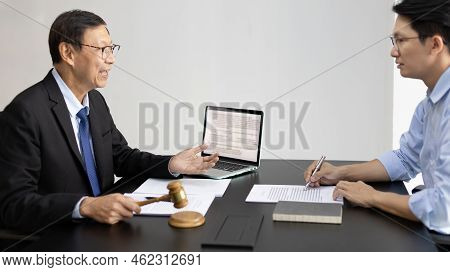 Attorney or judge provides legal advice to the client in the courtroom, Ethics in the courts include