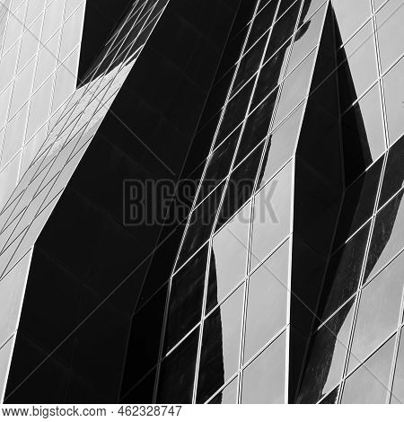 Vienna, Austria - September 8, 2022: Dc Tower In Vienna, Black And White, Reflections, Sunny Day In 