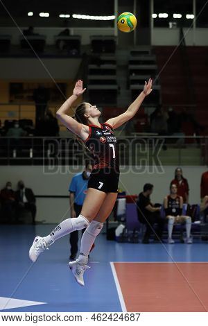 Istanbul, Turkey - February 02, 2022: Kiera Van Ryk Serves During Turk Hava Yollari Vs Igor Gorgonzo