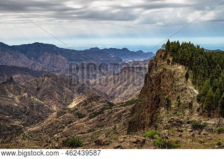 Gran Canaria Hiking Route Cruz De Tejeda To Artenara, View Into Caldera De Tejeda, Gran Canaria, Can