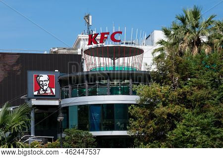 Sochi, Russia - August 24, 2022 Fast Food Restaurant Kfc In The City Of Sochi. Kfc Logo On The Facad