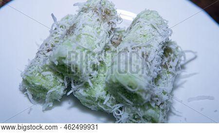 Kuih Putu Bambu