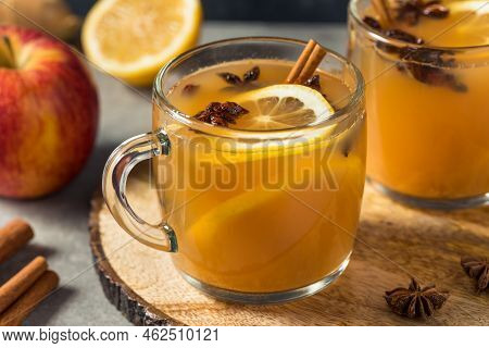 Homemade Wassail Mulled Apple Cider