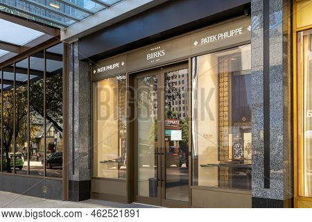 Vancouver, Canada - September 25, 2022: View Of Entrance Of Birks Store On Wesr Georgia Street