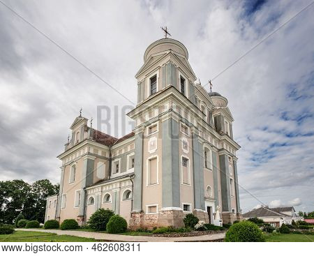 Architectural Monuments, Tourist Centers And Interesting Places In Belarus - Catholic Church Of St. 