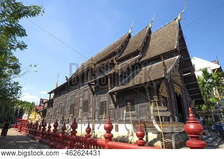 Chiang Mai, Thailand - December 19, 2018: Wooden Vihara Of The Ancient Buddhist Temple Of Wat Phanta