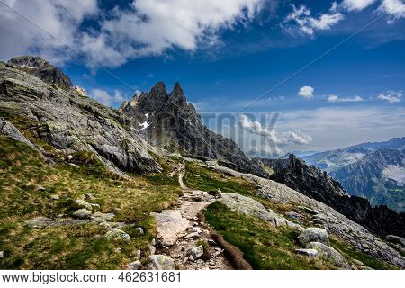 2022 06 04 Cimadasta Path Between The Valleys 2