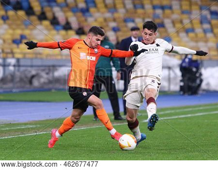 Kyiv, Ukraine - March 18, 2021: Manor Solomon Of Shakhtar Donetsk (l) Fights For A Ball With Roger I