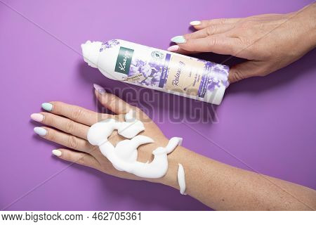 Shower Mousse Kneipp Cosmetics Lavender Soothing, As, Belgium, June 30, 2022