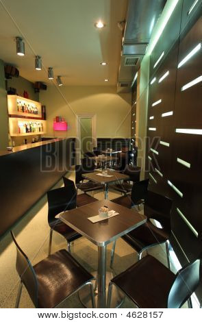 การตกแต่งภายในของคาเฟ่ที่ทันสมัย