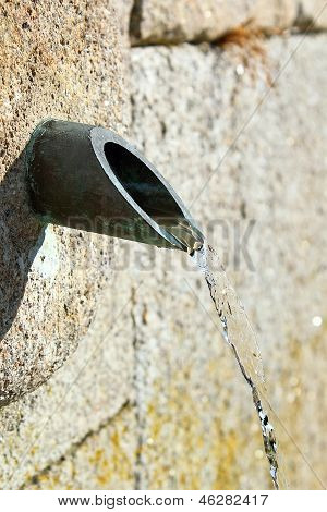 Wasser-Brunnen