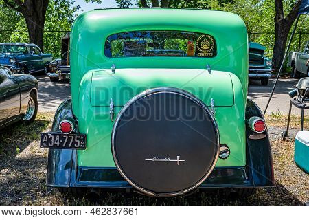 Falcon Heights, Mn - June 18, 2022: High Perspective Rear View Of A 1934 Oldsmobile F34 Touring Seda