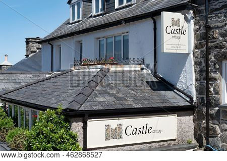 Harlech, Uk- July 13, 2022: The Sign For Castle Cottage In The Village Of Harlech In North Wales