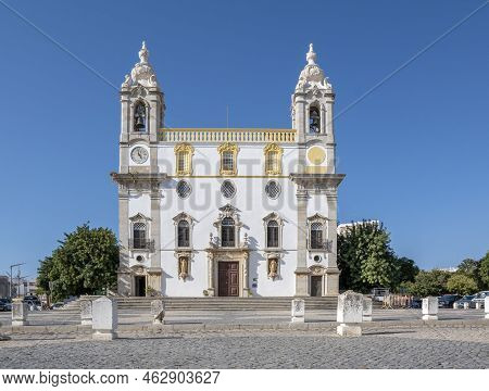 Faro, Portugal, September 2022: View On Igreja Do Carmo, Home Of Capela Dos Ossos De Faro Or Chapel 