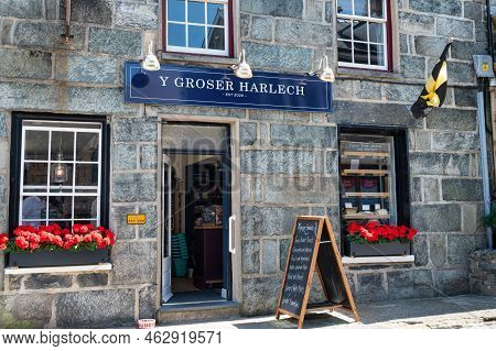 Harlech, Uk- July 13, 2022: The Sign For Y Groser Harlech Store In The Village Of Harlech In North W