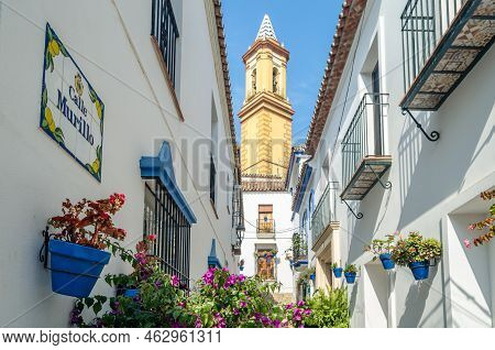 Estepona, Spain - October 12, 2021: Narrow Streets In The Center Of Estepona, Typical Andalusian Tow