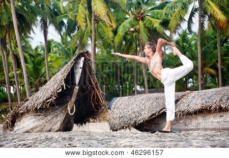 Yoga Natarajasana danseuse Pose
