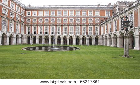Hampton Court Palace Fountain Garden
