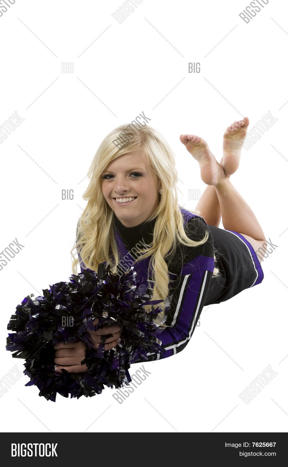 Projenizin bütçesine uygun fiyatlı, yüksek kaliteli cheerleader laying her ...