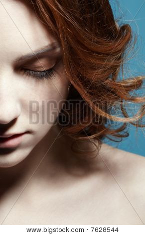 Smukke fregnede pige