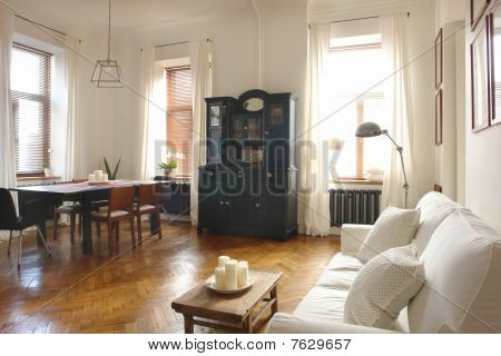 sisustus olohuone ja ruokailuhuone