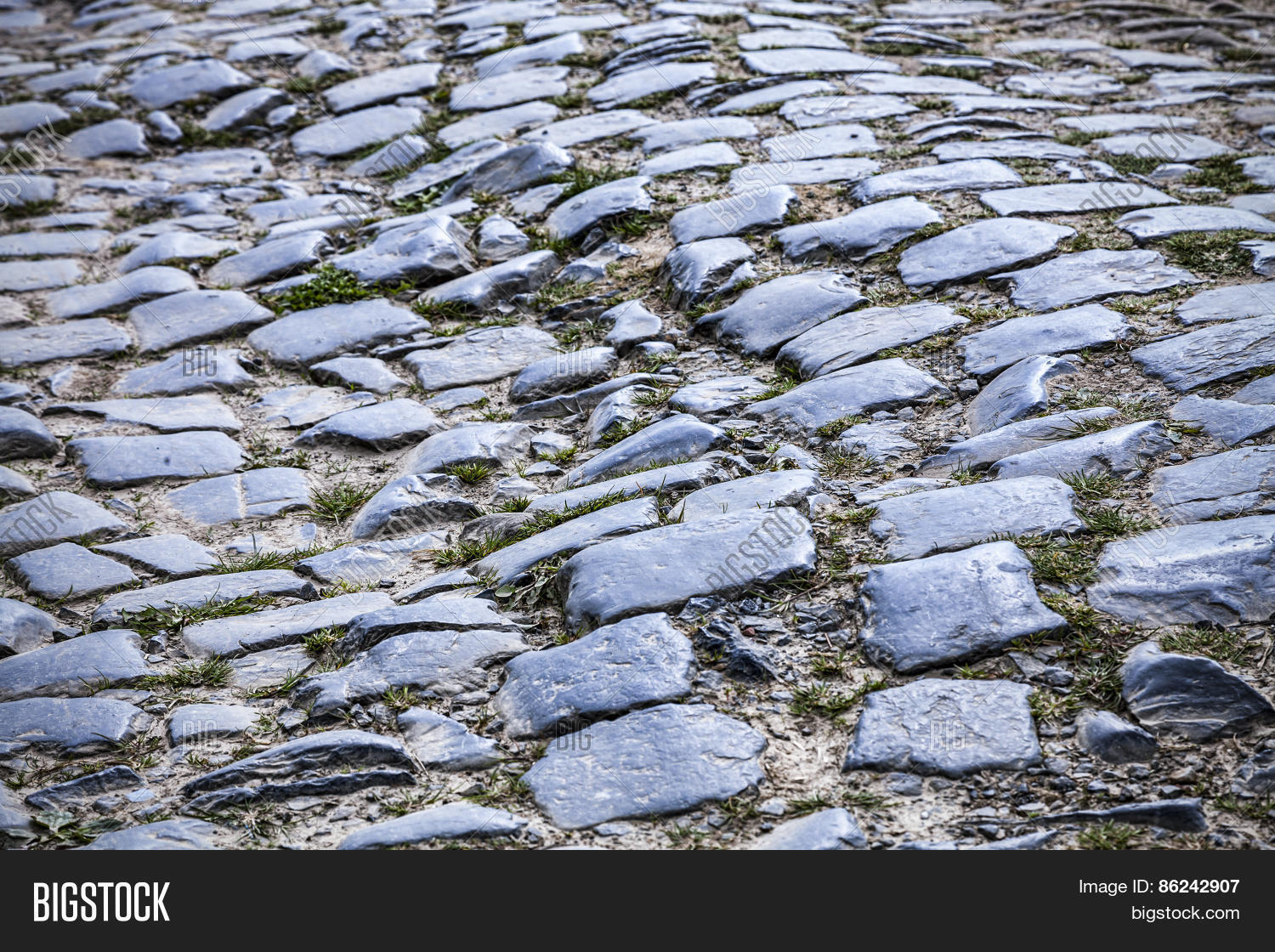 дорога в древнем риме. мощеная дорога мощенная булыжником дорога. дороги из булыжника. дороги вымощенные булыжником. дорога из булыжника.