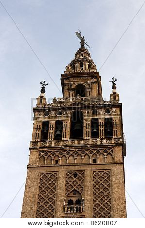 Solnedgång i Sevilla. La Giralda.