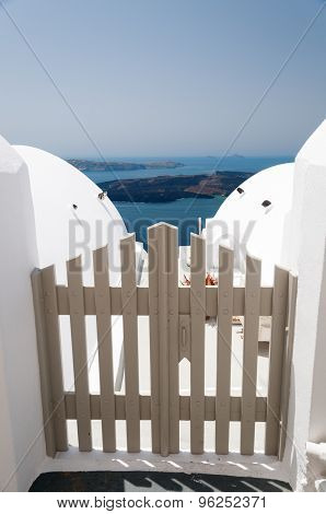 Gate