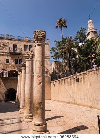 Jerusalem,israel - Juli 13, 2015: Cardo Maximus, Roman Pillars .the Remains Of An Ancient Roman Pill