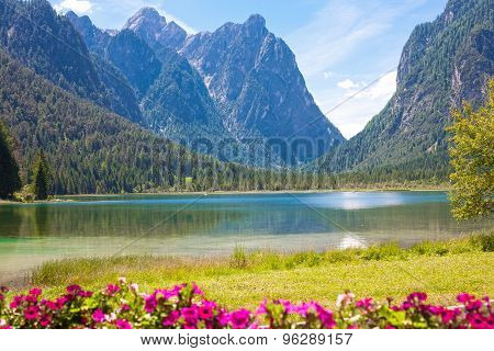 Lake Dobbiaco (toblach, Sudtirol)