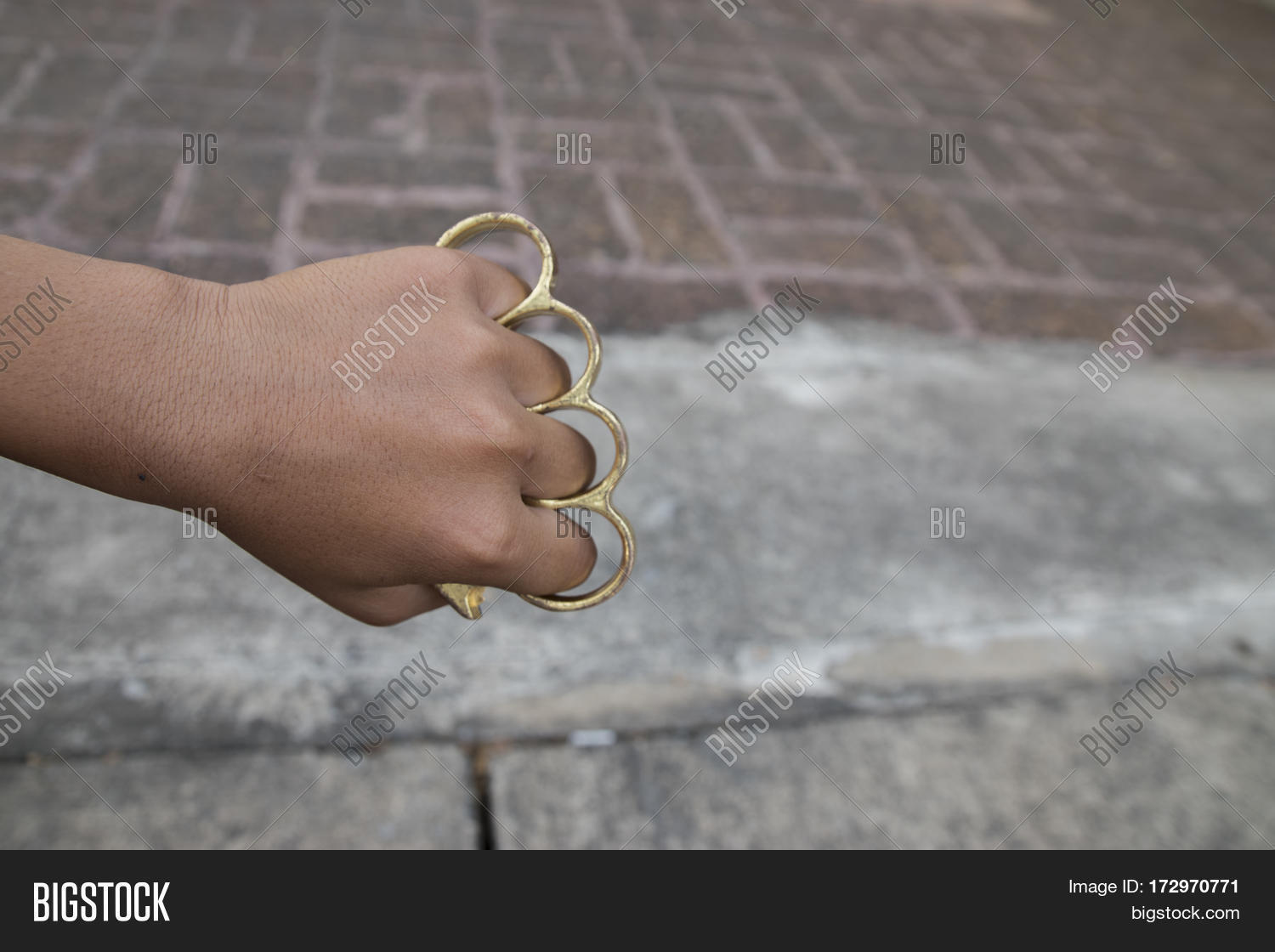 How to wear safely brass knuckles recommend dress in winter in 2019 How to wear safely brass knuckles advise to wear for spring in 2019
