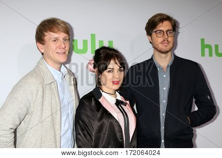 PASADENA - JAN 7:  Josh Thomas, Emily Barclay, Thomas Ward at the HULU TCA Winter 2017 Photo Call at the Langham Hotel on January 7, 2017 in Pasaden, CA