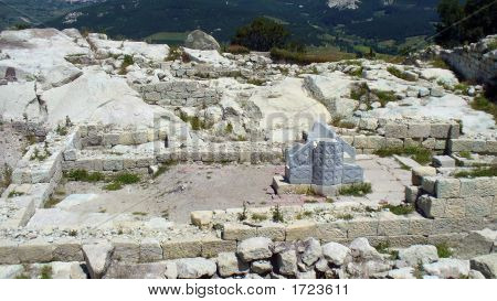 Alte Kirche von Perperikon