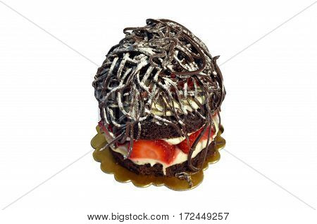 Prepared for special occasions, delicious and beautiful strawberry cake