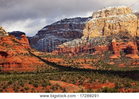 Boynton Red White Rock Canyon śnieg chmury Sedona w stanie Arizona