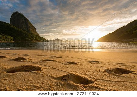 Beautiful Sunrise In The Red Beach (praia Vermelha) With The Sugarloaf Mountain, Rio De Janeiro, Bra