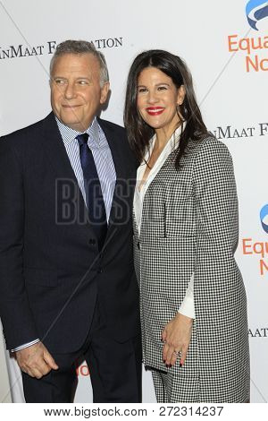 LOS ANGELES - DEC 3:  Paul Reiser, Paula Ravets at the Make Equality Reality Gala at the Beverly Hilton Hotel on December 3, 2018 in Beverly Hills, CA