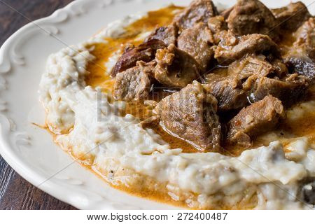 Turkish Food Hunkar Begendi Made With Eggplant And Meat.