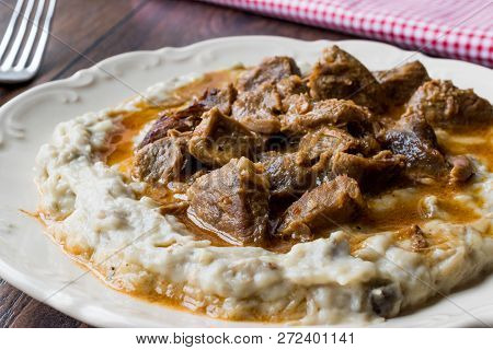 Turkish Food Hunkar Begendi Made With Eggplant And Meat.