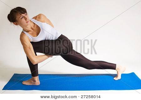 sæt af yogi pige gør øvelse. 115, 116