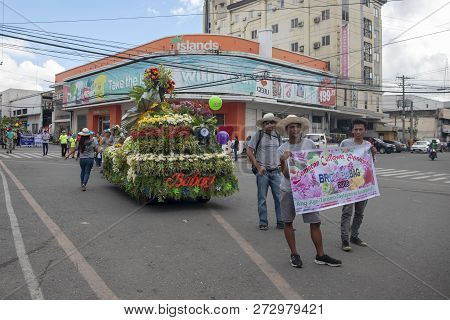Cebu, The Philippines - 14 November 2018: Local Festival Of Autumn Harvest With People And Car On Pa