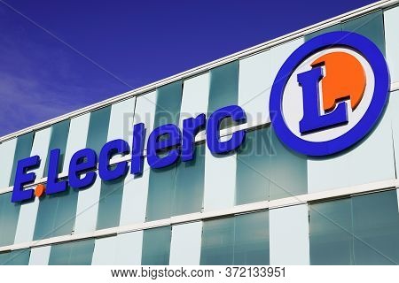 Bordeaux , Aquitaine / France - 11 13 2019 : Leclerc Store Sign Logo On Wall Building E.leclerc Hype
