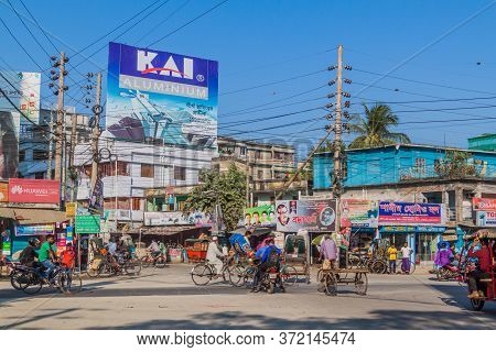 Khulna, Bangladesh - November 17, 2016: View Of A Street In Khulna, Bangladesh