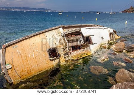 Boat Abandoned After An Accident, Theoule-sur-mer, France