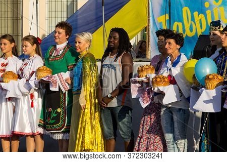 Genichesk, Ukraine - August 26, 2017: People In Traditional Clothing During Festival Of National Cul