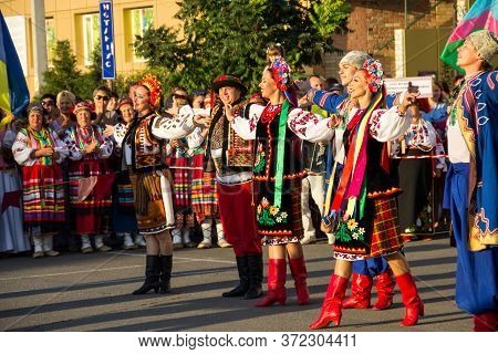 Genichesk, Ukraine - August 26, 2017: Dancers In Ukrainian Traditional Clothing During Festival Of N