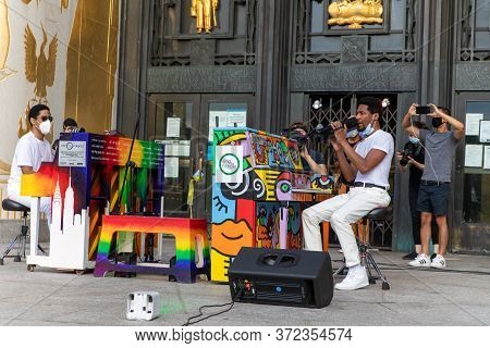 Brooklyn, New York / Usa - 06/19/2020 Peaceful Protest At Grand Army Plaza, Brooklyn Public Library 